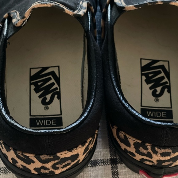 Custom Vans - Picture 6 of 6